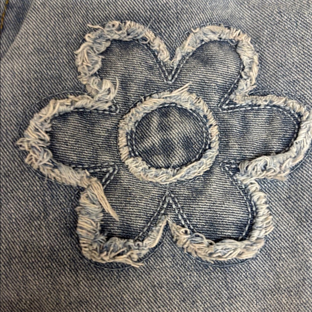NWT Cali1850 Women's Floral Embroidered Light Blue Jeans Size 3/26 - Picture 5 of 12
